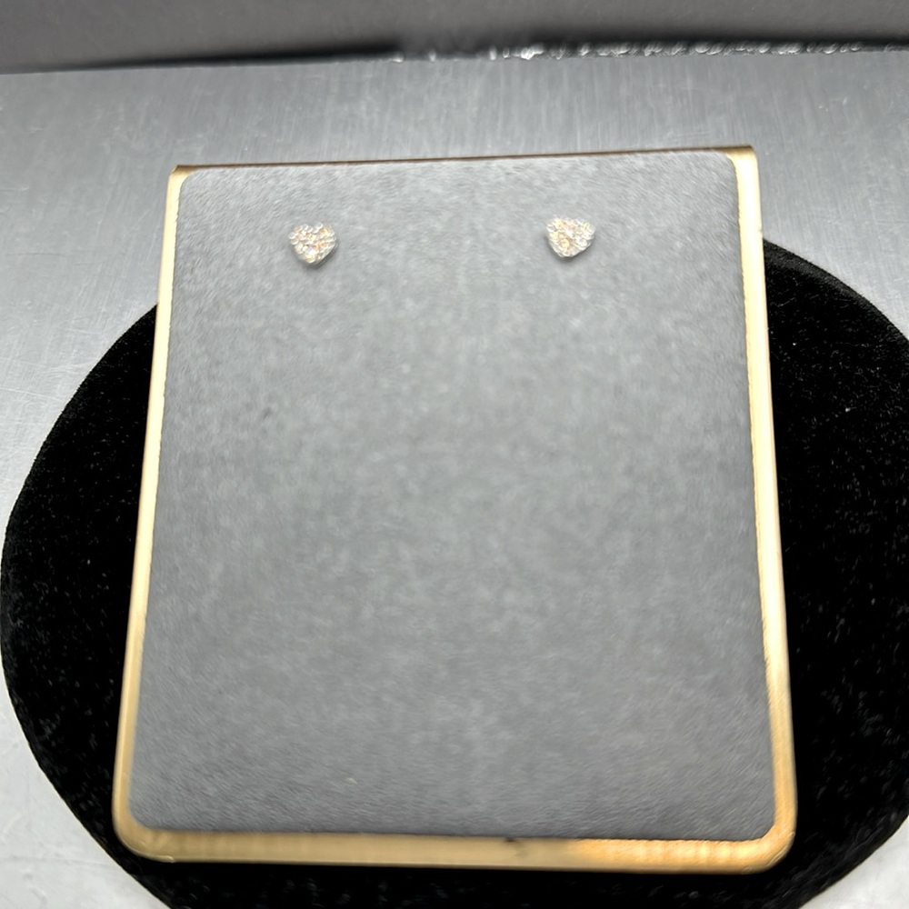 18k white gold stud earrings